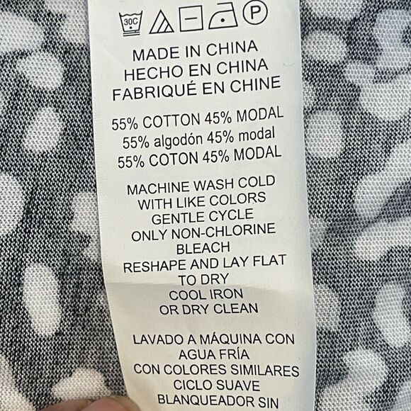 Micheal Kors- flute sleeve blouse Size: Medium Color: Black/ White - Picture 6 of 9